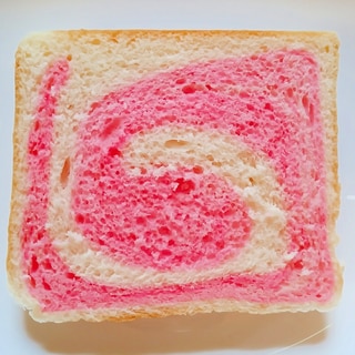キューブ型で☆ピンクのクルクル巻き食パン